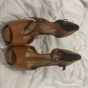 Tan Heels
